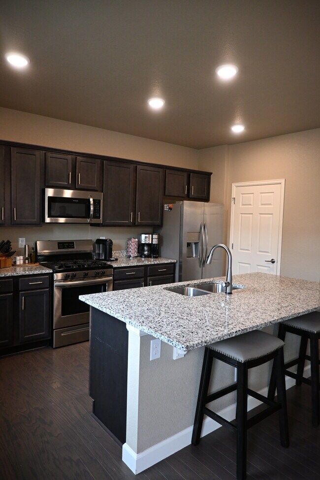 Foto del edificio - 1986 Shadow Creek Dr