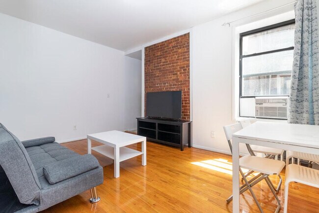 Foto del edificio - 334 E 94th St