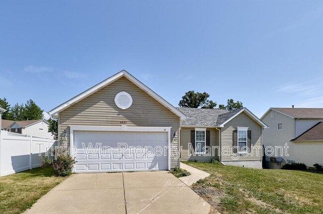 Building Photo - 4927 Triple Tree Ct