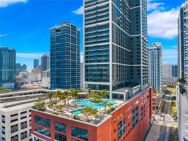 Foto del edificio - 159 NE 6th St