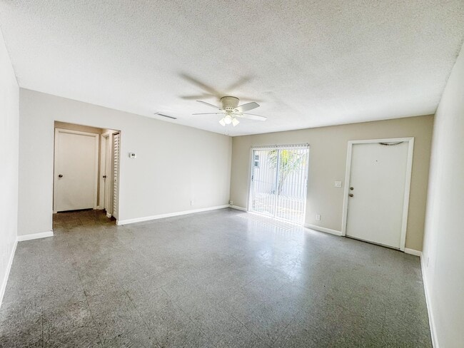 Building Photo - 1500 Forest Hill Blvd