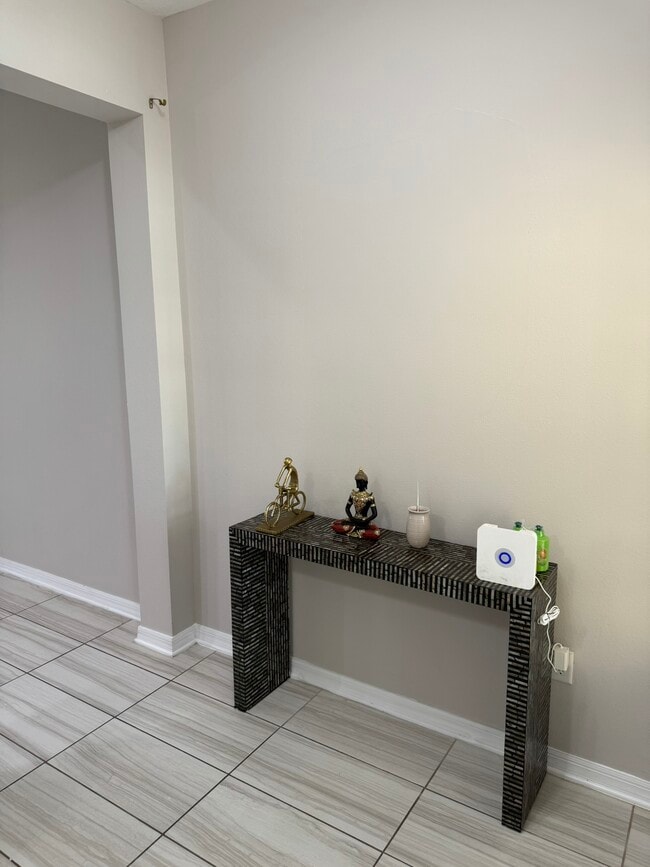 Building Photo - 30086 Southwell Ln