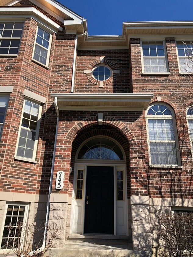 745 Prestwick Ln, Wheeling, IL 60090 Townhome Rentals in Wheeling IL