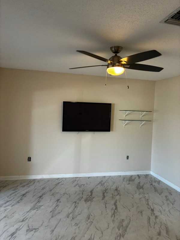 Building Photo - 5428 Larchmont Ct