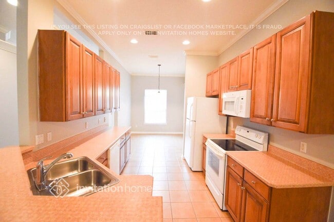 Building Photo - 13743 Devan Lee Dr E