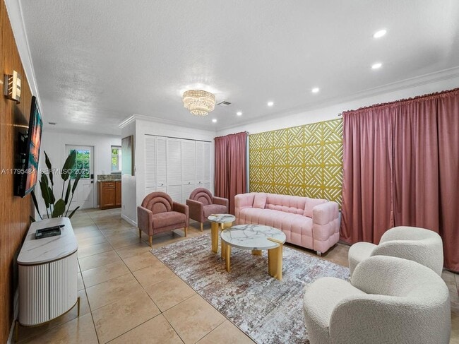 Foto del edificio - 1761-1763 NE 52nd St