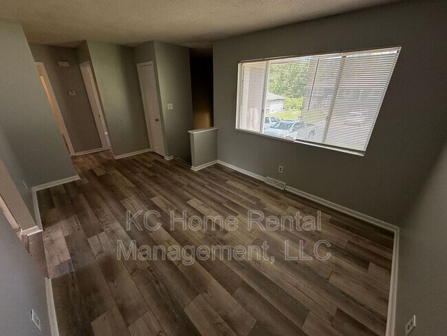 Foto del edificio - 7233 Gilmore Ave