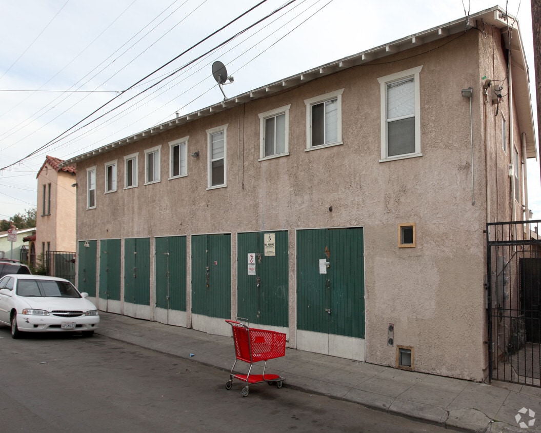 Building Photo - 1519 E 10th St