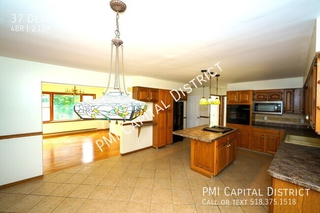 Foto del edificio - Stunning, Spacious 4BD/2.5BA House w/ Atta...