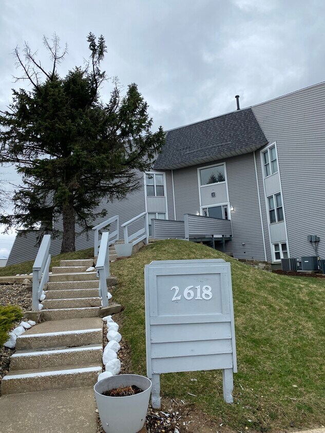 Primary Photo - 2618 W Willowlake Dr
