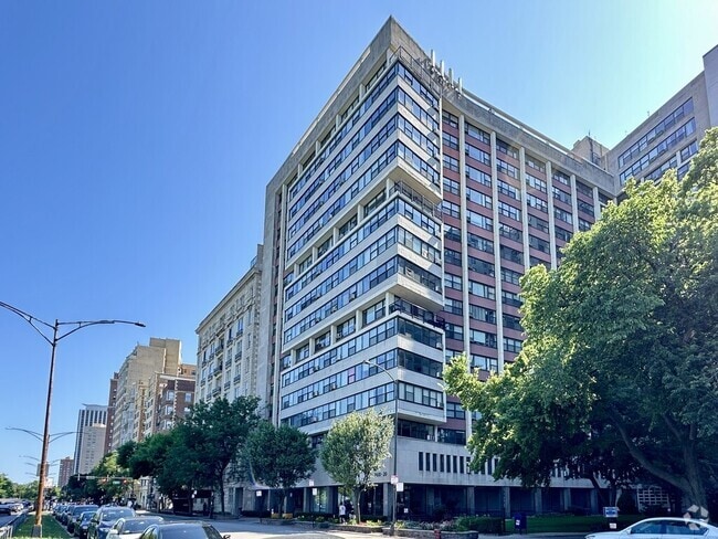 Building Photo - 3410 N Lake Shore Dr