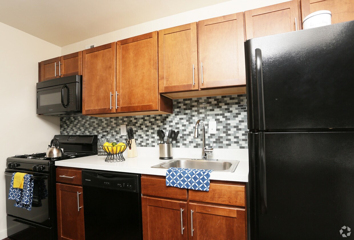 Dominion Towers 1201 S Courthouse Rd Arlington, VA Apartments for