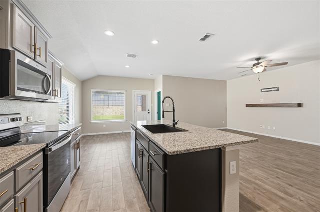 Building Photo - 405 Houndstooth Dr