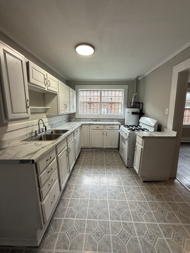 Building Photo - 1317 11th St N