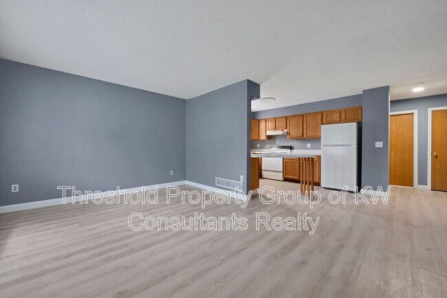 Building Photo - 5809-5811-5811 Pepperwood Ct