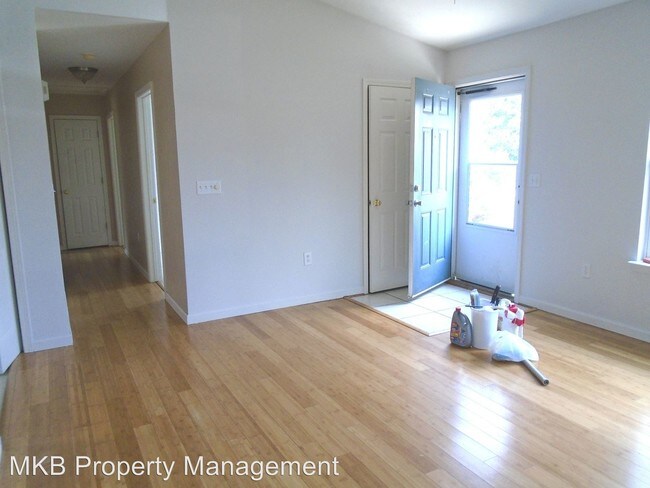 Building Photo - 3 br, 2 bath House - 1241 Summit Lane, NW