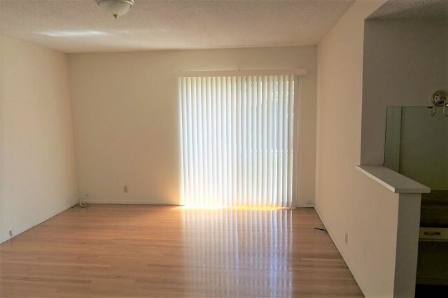 Building Photo - 158 W Santa Anita Terrace