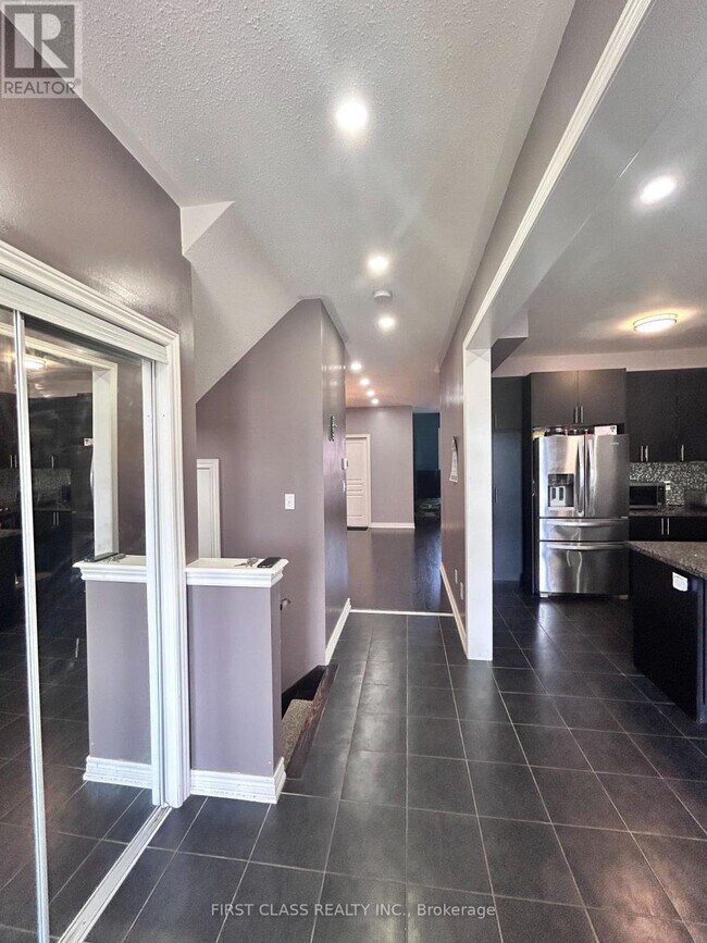 Photo du bâtiment - 5355 Tenth Line W