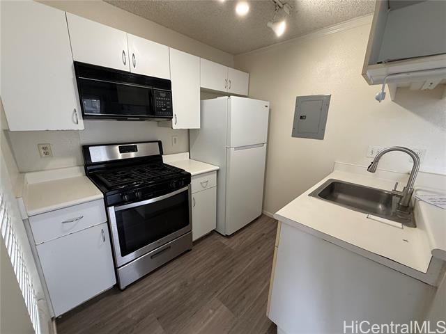 Building Photo - 91-214-214 Hanapouli Cir