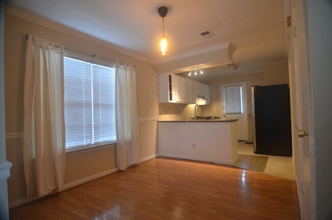 Foto del edificio - 982 Grant St SE