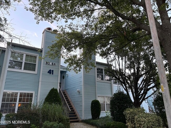 Building Photo - 58 Meadow Ridge Rd
