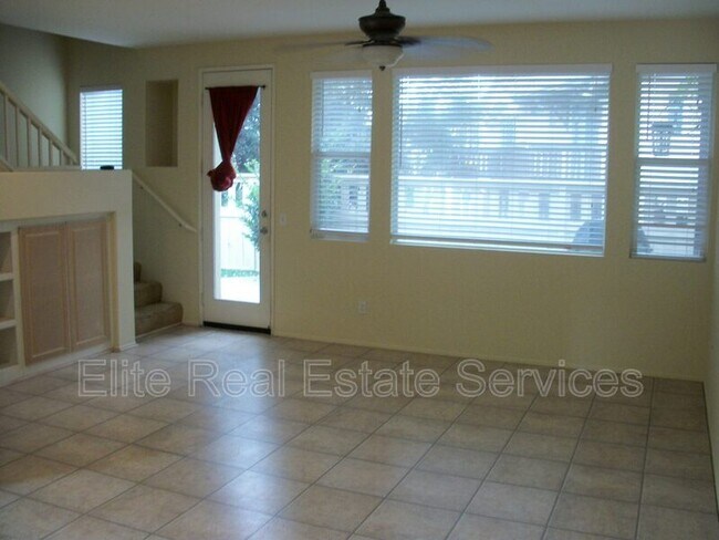 Foto del edificio - 1866 Via Capri St