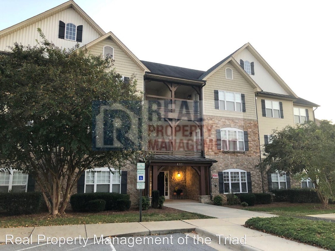 Foto principal - 4722 Tatton Park Cir