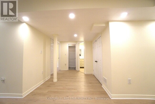 Building Photo - 521 Yates Dr