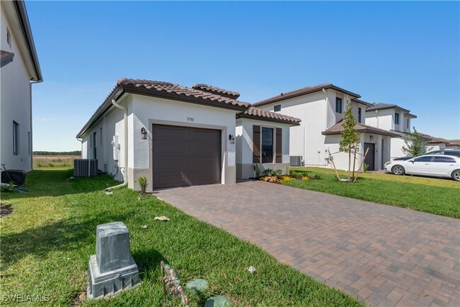 Building Photo - 5781 Cassidy Ln