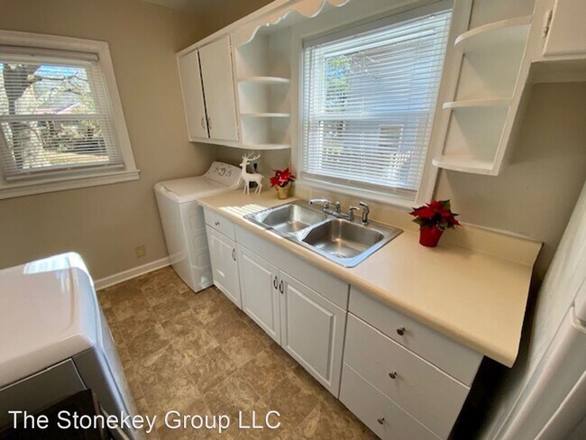 Foto del edificio - 3 br, 1 bath House - 5188 Warner Street