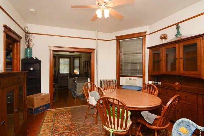 Foto del edificio - 3718 N Magnolia Ave