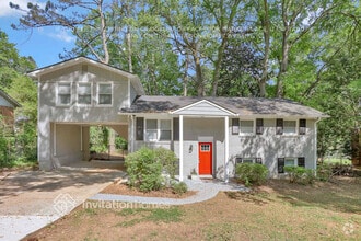 Building Photo - 544 Oakside Dr SW