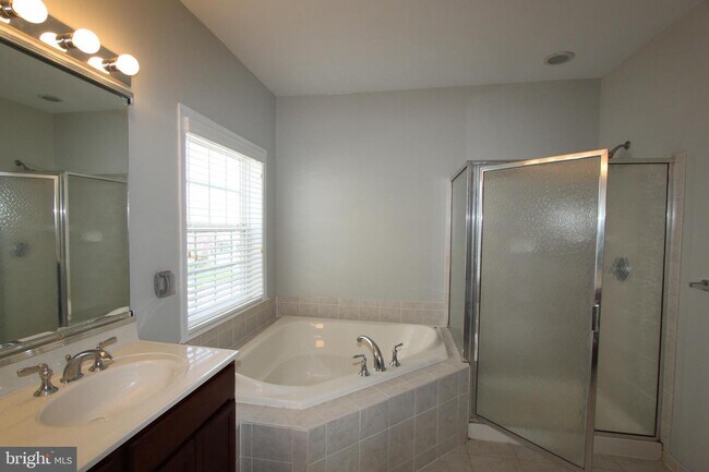 Foto del edificio - 305 Lewisburg Ln
