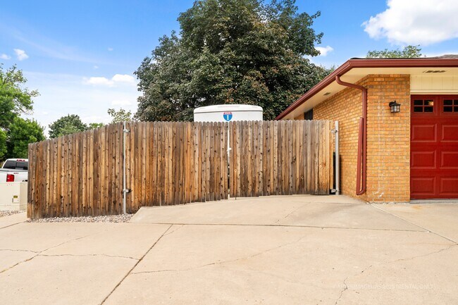 Photo - 1852 Madison Ave House