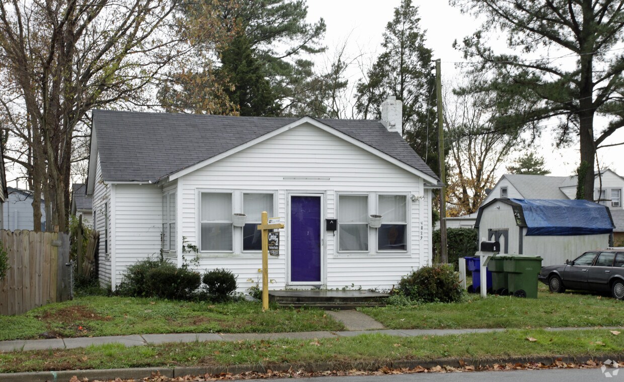 Building Photo - 4829 Hampshire Ave