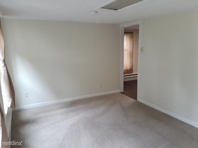 Foto del edificio - 1 br, 1 bath Apartment - 34 hull st B Unit B