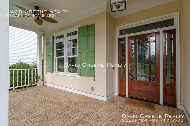 Building Photo - Amazing Beauty, Southern Charm!