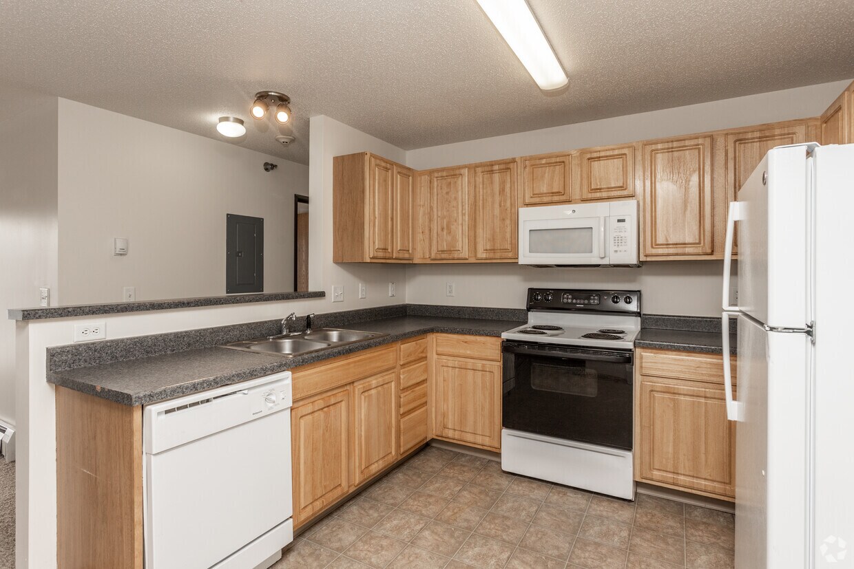 Canterbury Park Apartments Apartments in Pleasant Hill, IA