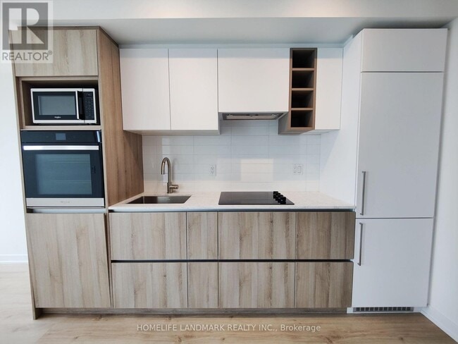 Building Photo - 319 Jarvis St