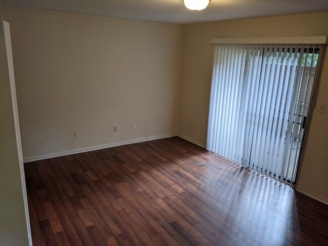 Building Photo - 1607 Cedarview Ct