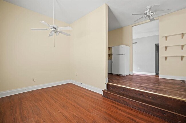 Foto del edificio - 212 W 43rd St