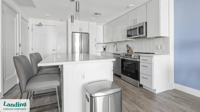 Building Photo - 1950 Mayfair St