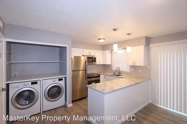 Building Photo - 3 br, 2.5 bath House - 1242 Donaldson Ct