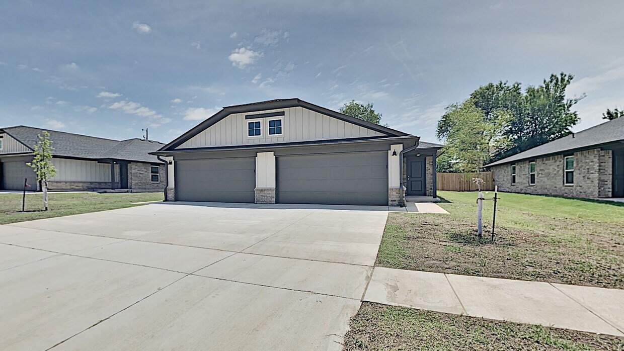 Primary Photo - 2 Bedrooms, 2 Bathroom 2 Car Garage Close ...