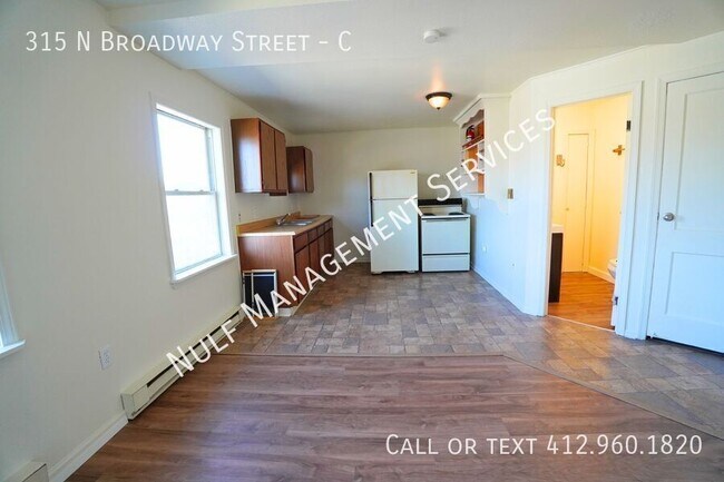 Foto del edificio - 315 N Broadway St