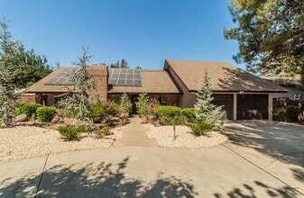 Building Photo - 72 E Audubon Dr