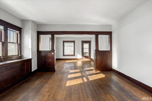 Comedor - 825 S 9th St