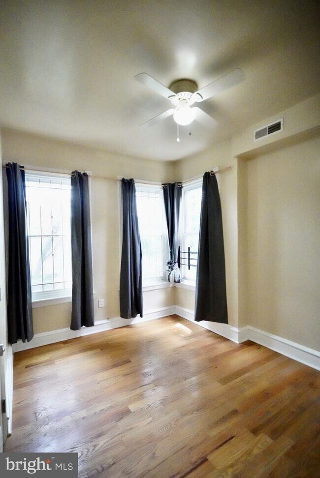 Foto del edificio - 1033 Belmont Ave