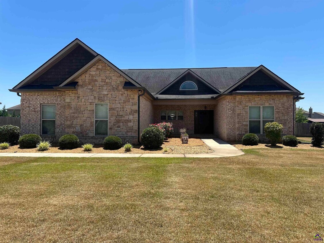 Foto principal - 144 Addington Dr