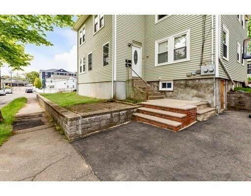 Primary Photo - 99 Montclair Ave
